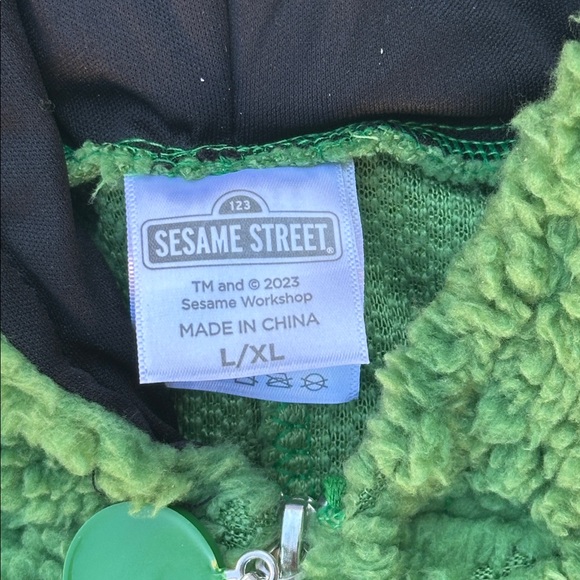 Adult Oscar the Grouch Jumpsuit
Costume - Sesame Street - Picture 10 of 16